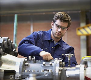 Reparación en centro de servicio para equipos con potencia de 75 HP o más